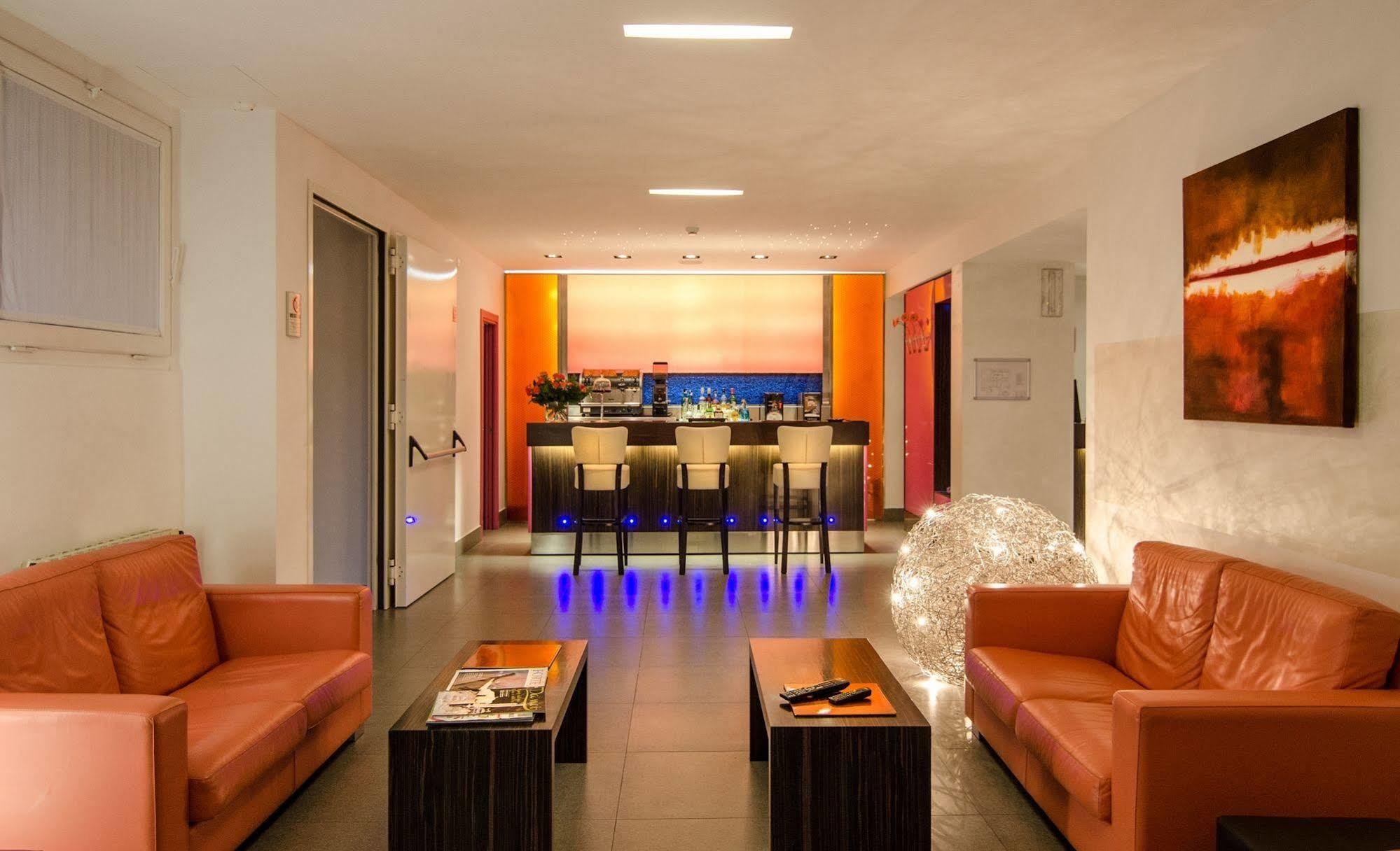 Hotel Hermitage Marina di Massa Bagian luar foto