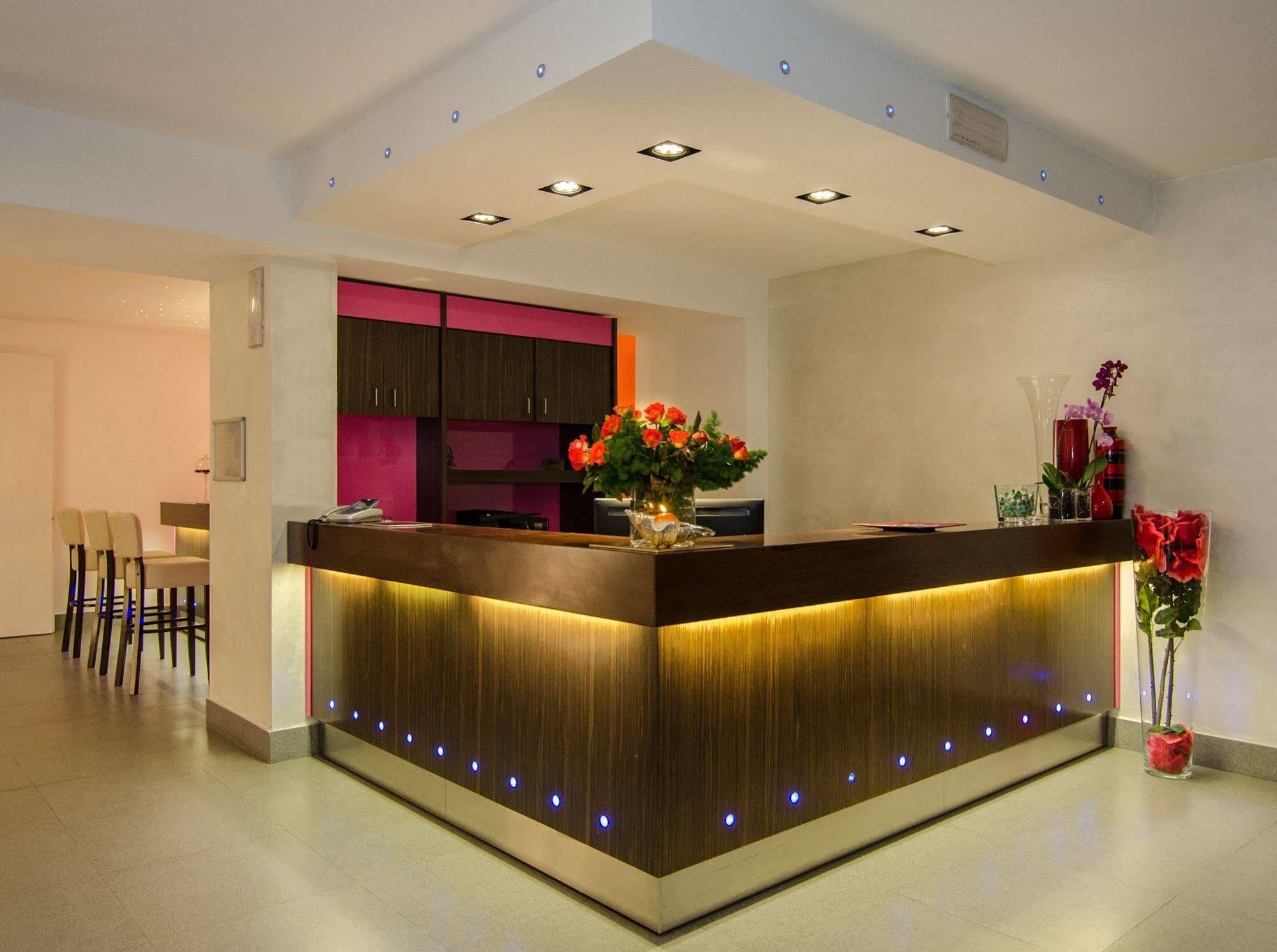 Hotel Hermitage Marina di Massa Bagian luar foto