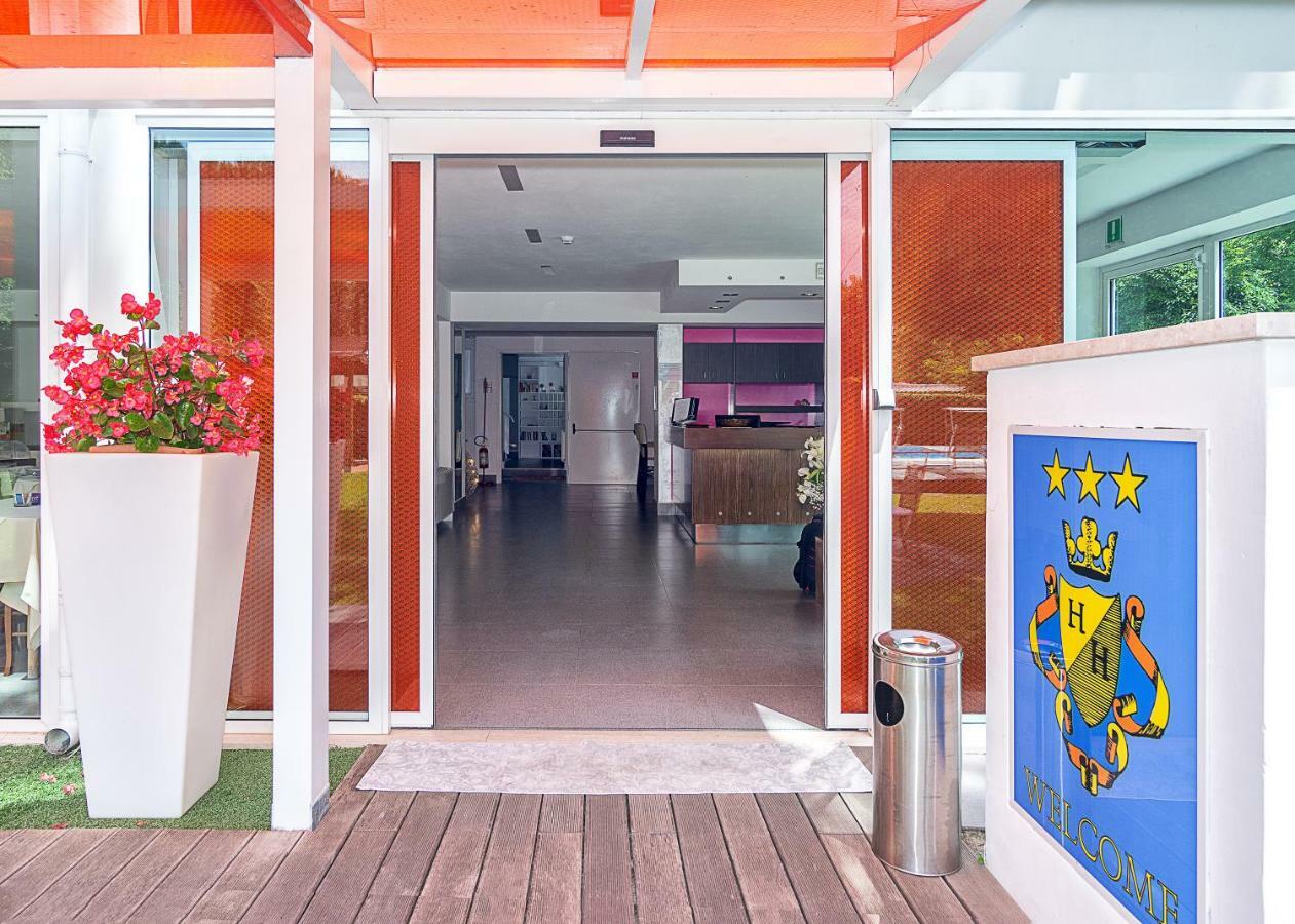 Hotel Hermitage Marina di Massa Bagian luar foto