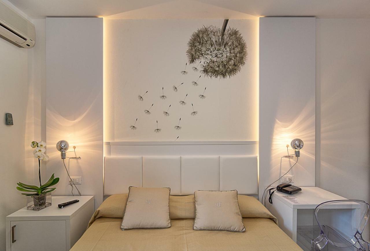 Hotel Hermitage Marina di Massa Bagian luar foto