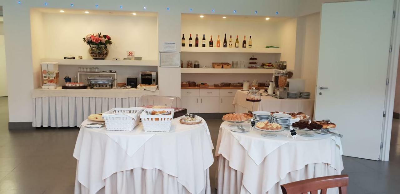 Hotel Hermitage Marina di Massa Bagian luar foto