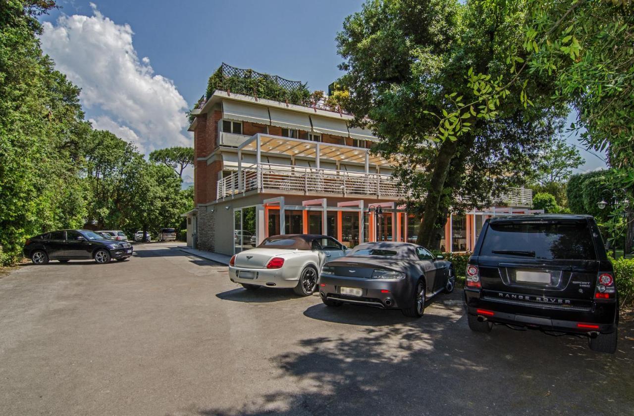 Hotel Hermitage Marina di Massa Bagian luar foto