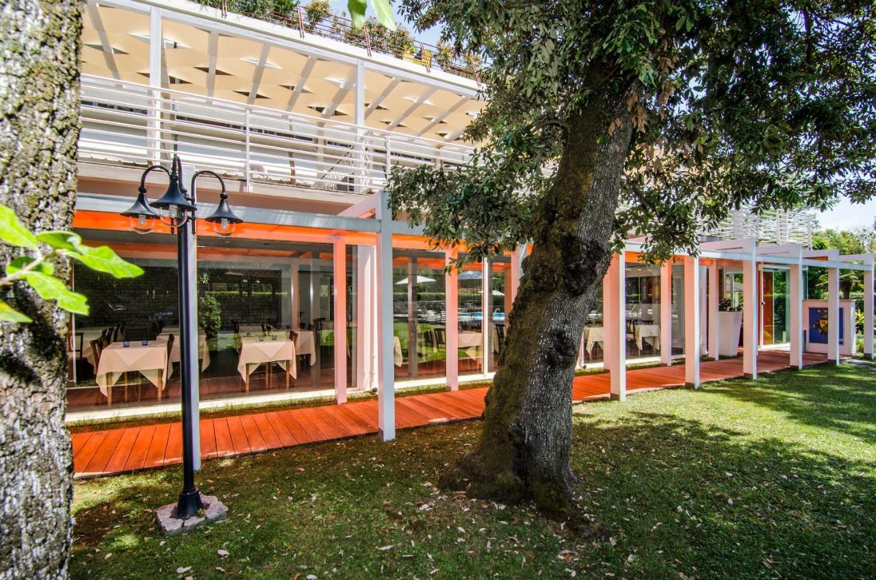 Hotel Hermitage Marina di Massa Bagian luar foto